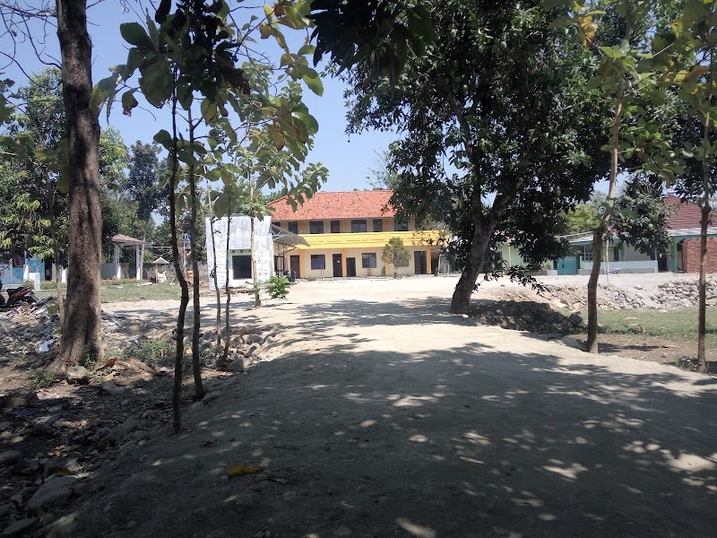 Pondok Pesantren Al-Fatih Kayuwalang yang ada di Kota Cirebon